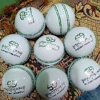  High Quality Cricket Leather Balls International Level Cricket Leather Balls Customize logo Cricket Leather